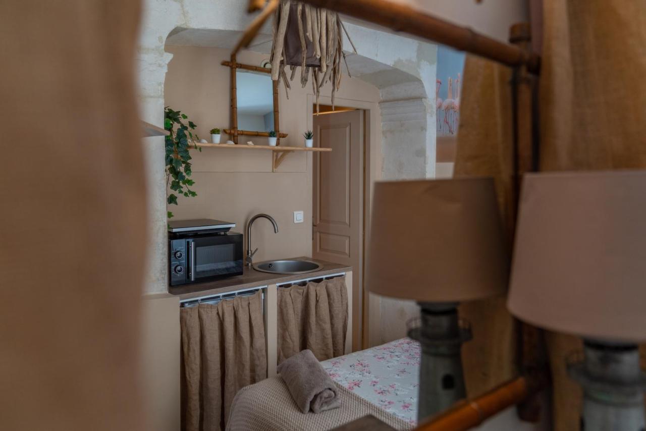 La Cabane Camarguaise En Centre Ville - Une Nuit A ニーム エクステリア 写真