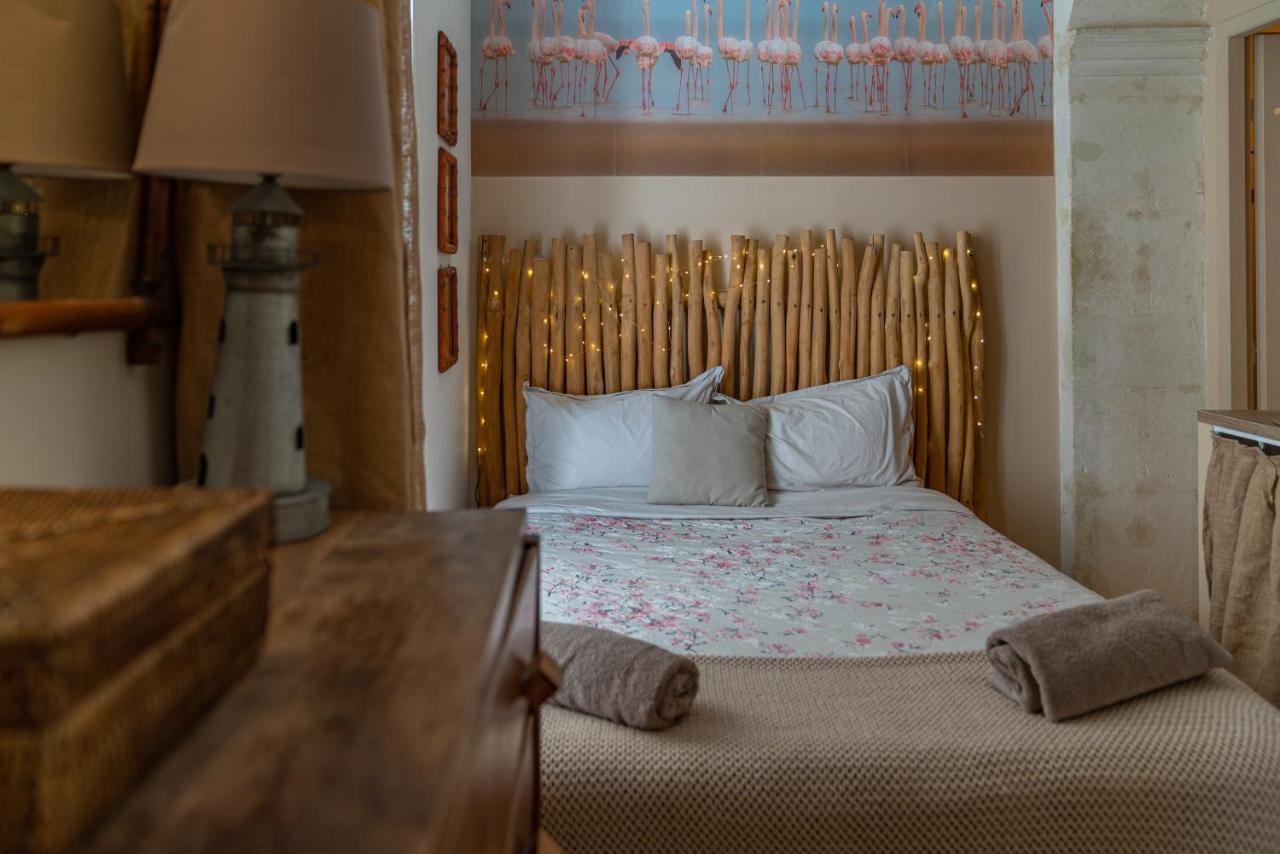 La Cabane Camarguaise En Centre Ville - Une Nuit A ニーム エクステリア 写真